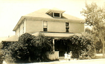 1923, Catob, Gertrude & Helene
