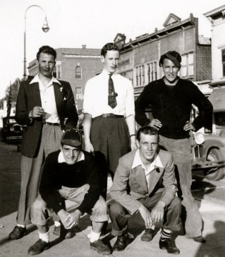 Heinz, Les, h.s.guys-Les,Jim Campbell,   ,Earl Knapp, Louis Kosirnik-11-22-40